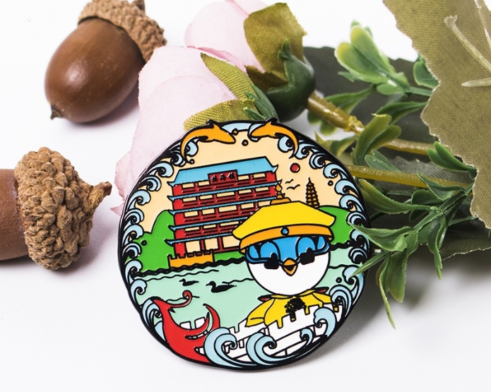 加工徽章：方寸之间的匠心与艺术